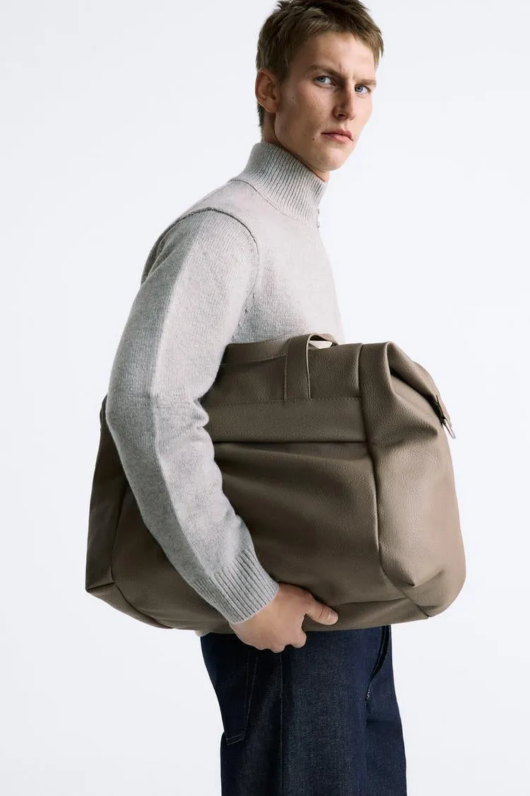 Ari Weekender Bag