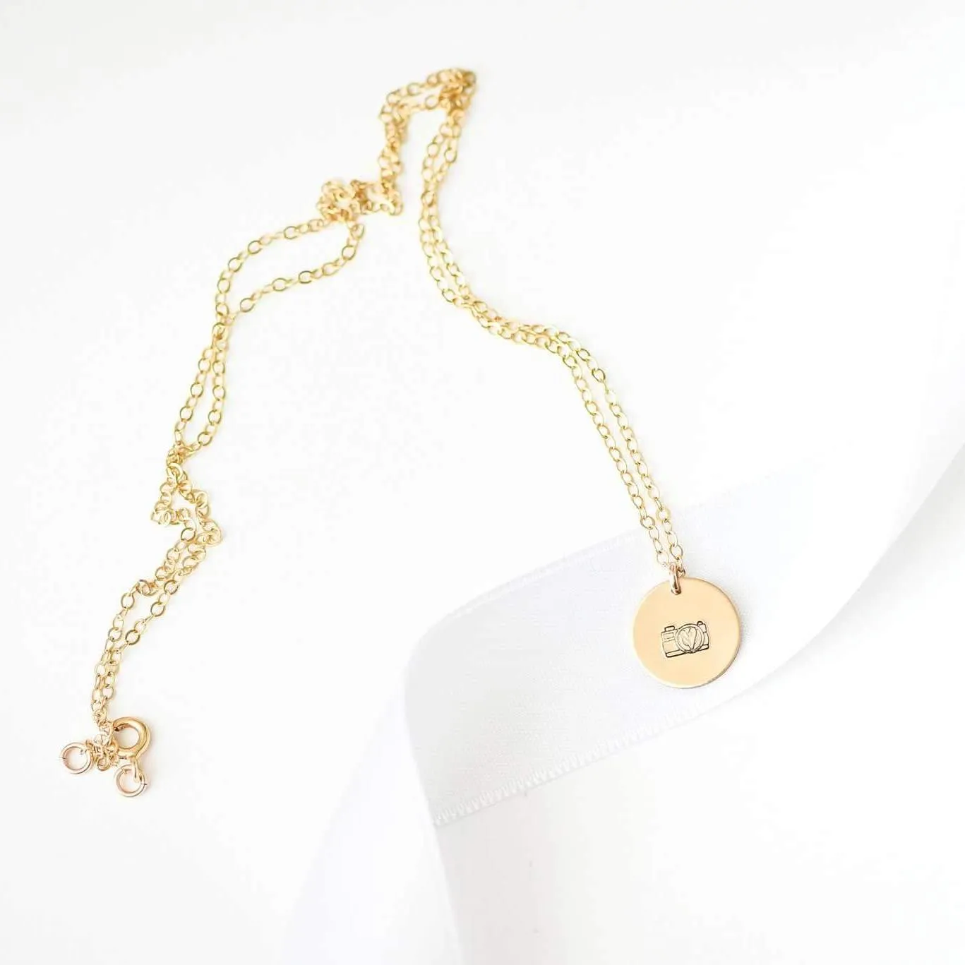Capturing Hearts Camera Necklace - Dainty Disc Necklace