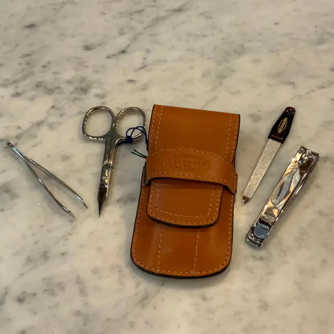 Caswell Massey 23 Whiskey Classico Cowhide Manicure Set