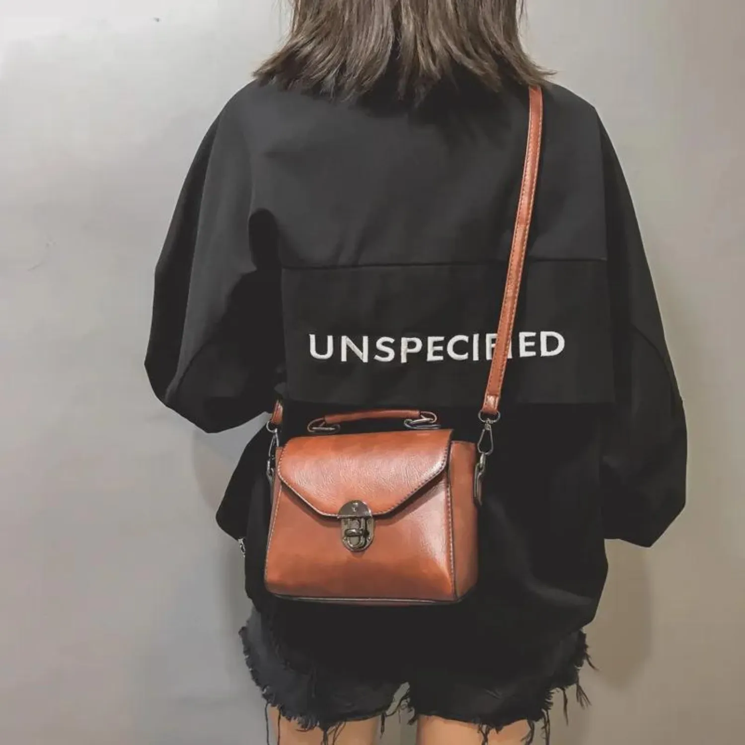 Sleek PU Leather Crossbody Bag - Modern Elegance