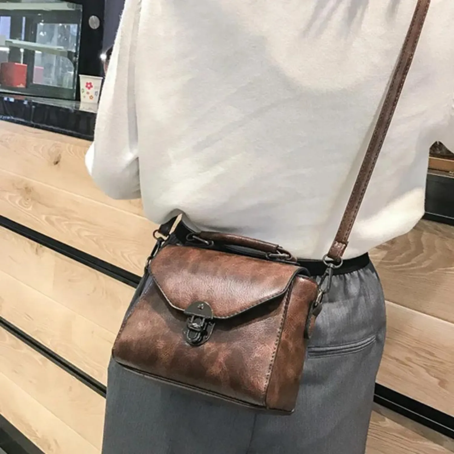 Sleek PU Leather Crossbody Bag - Modern Elegance