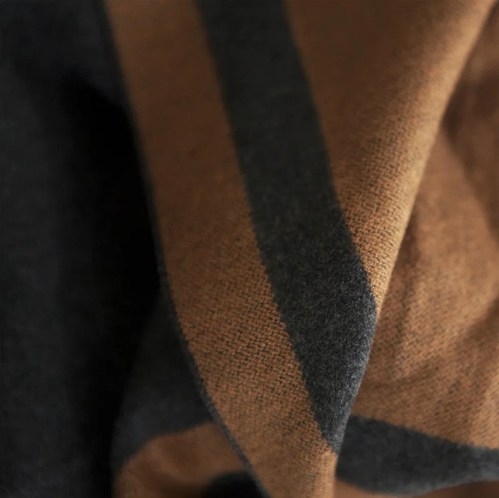 Tutti Luxurious Wrap – Grey/Tan